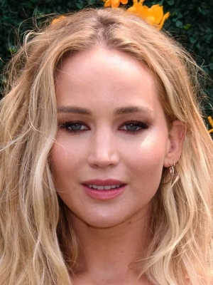 Jennifer Lawrence Denies Plastic Surgery Rumor, Insists Her Face Changed Due to 'Ageing'