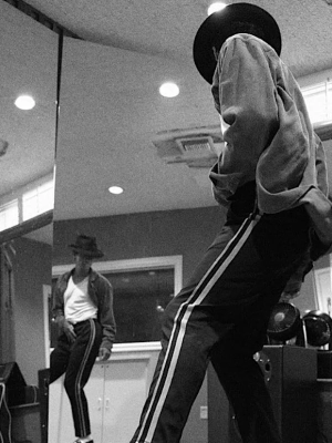 Michael Jackson's Nephew Jaafar Jackson Emulates the King of Pop in First Pic From Biopic's Set