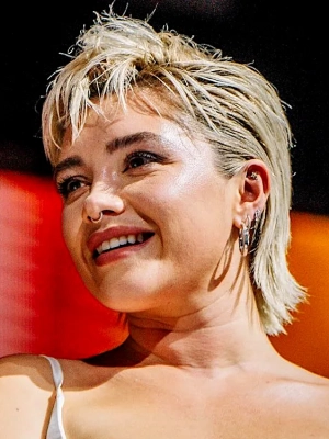 Florence Pugh Flinches in Shock as She Gets Hit in Face During 'Dune 2' Panel at CCXP