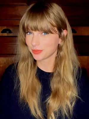 Taylor Swift and Travis Kelce Allegedly 'Secretly' Engaged on New Year's Eve