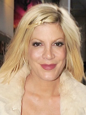 Tori Spelling to Receive Financial Aid From Mom Candy After Dean McDermott Is 'Out of the Picture'