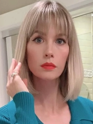 January Jones Blasts United Airlines After Stranded at Airport Due to 16-Hour Flight Delay