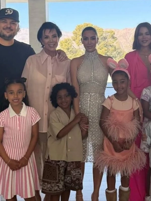 Rob Kardashian Makes Rare Appearance in Kim Kardashian's Easter Family Photo