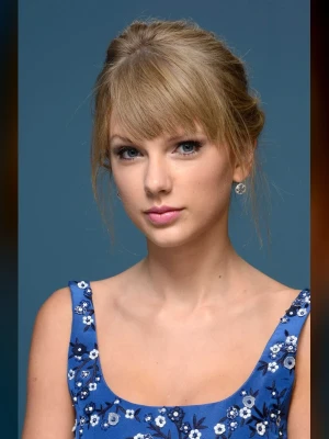 Taylor Swift Performs at Toy Story 5 Premiere, Debuts Original Song