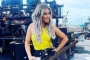 Lindsay Ell Performing With Broken Leg After Getting Injured Chasing After Her Dog