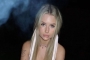 Lottie Moss Defends Herself Against 'Nepo Baby' Claim, Says Sister Kate 'Doesn't Reply to Her Texts'