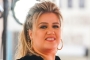 Kelly Clarkson Tears Up After Revealing Her Daughter Gets Bullied for Being Dyslexic