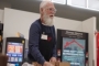 David Letterman Snacks on Cold Soup and Eats Stuff Off the Floor During Surprise Grocery Store Stint