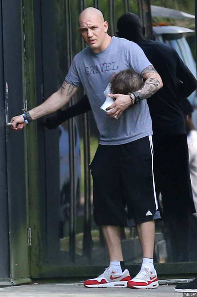 Tom Hardy on 'Fonzo' set