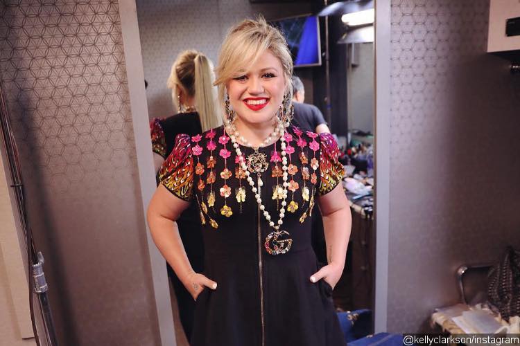 It's Confirmed! Kelly Clarkson Is Selected to Host the 2018 Billboard Music Awards