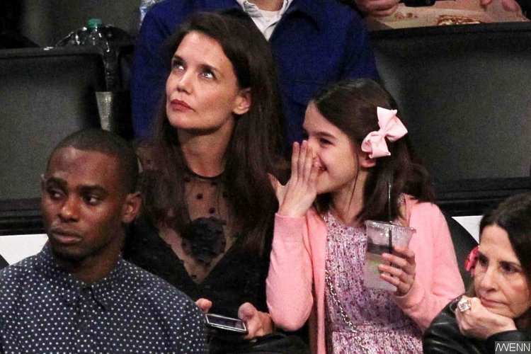 Katie Holmes Shares Rare Pic of Suri Cruise on Her 12th Birthday(01)