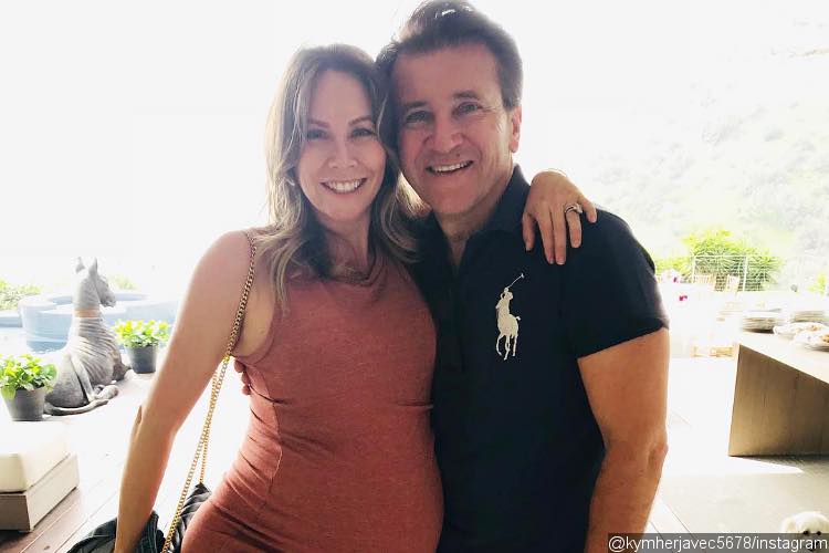 Kym Johnson and Robert Herjavec Share First Picture of Twins, Reveal Their Names