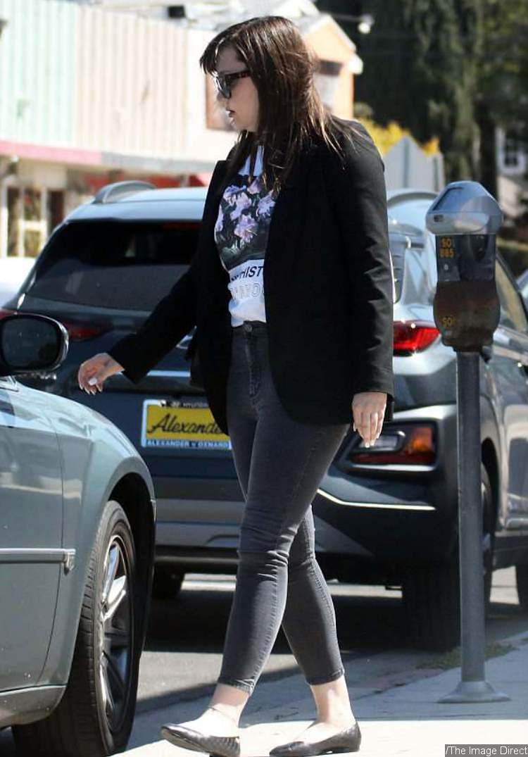 Amanda Bynes Resurfaces With New Brunette Hair