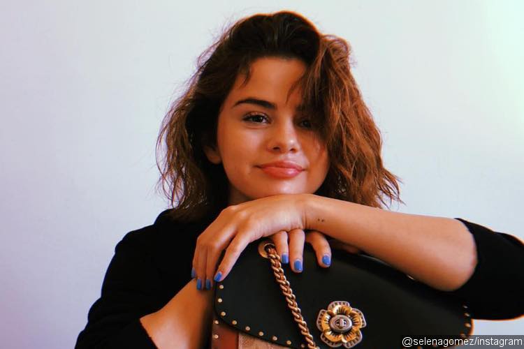Selena Gomez Debuts New Short Hair With Bangs in Goofy Pictures