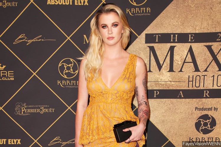 Ireland Baldwin at the Biolage R.A.W. Styling Naked Touch 