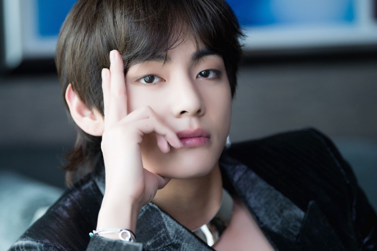 BTS' V Says He's a Fan of This Girl and Sends Her a Present - Don't Be Jealous