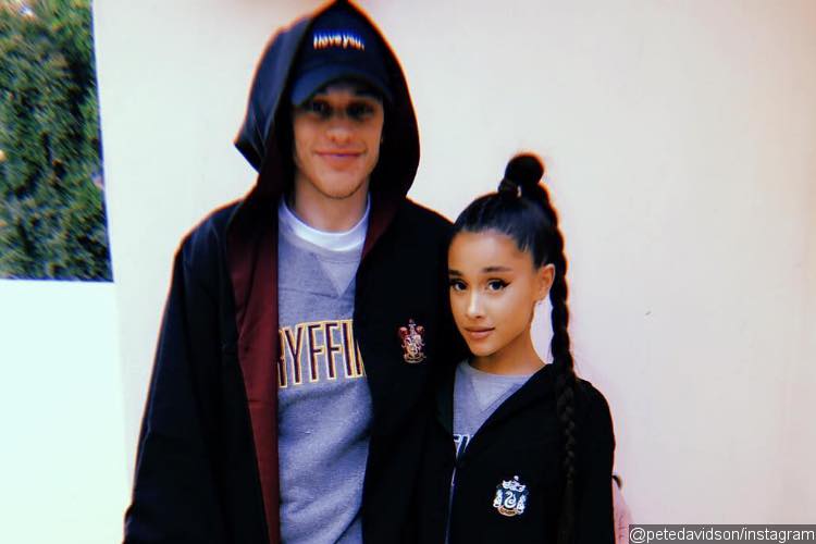 Ariana Grande S Boyfriend Gushes Over Her Vogue Cover