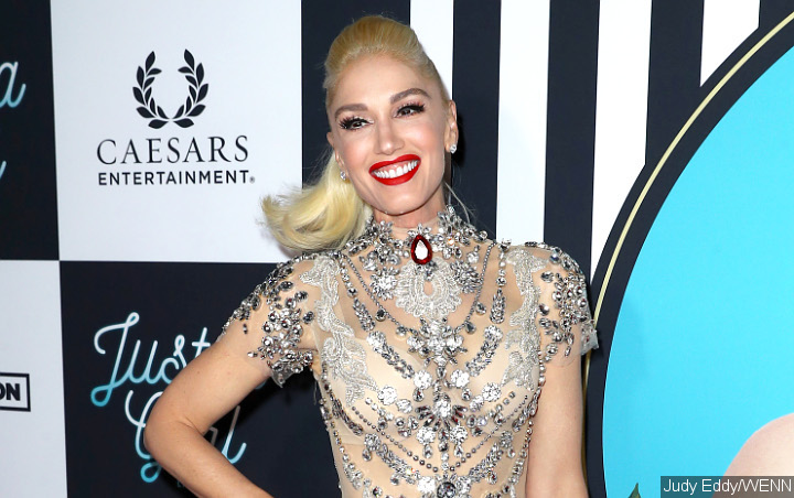 Gwen Stefani Suffers Wardrobe Mishaps At First Show Of Las Vegas