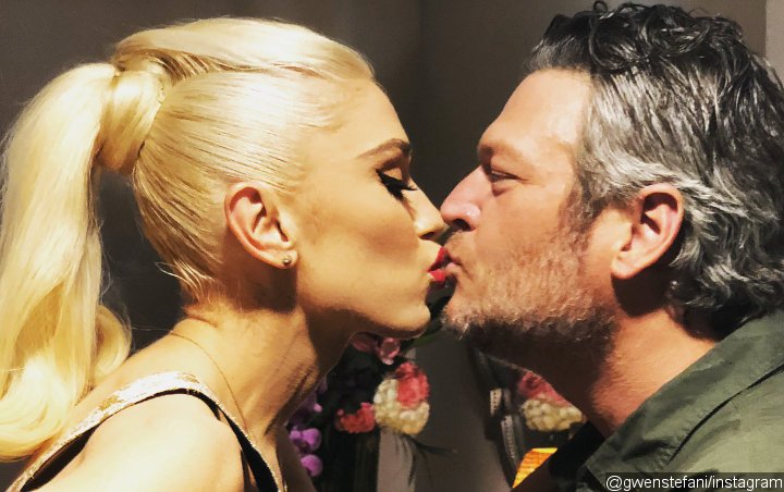 Gwen Stefani Shares Rare Kissing Photo With Blake Shelton From Las Vegas Show