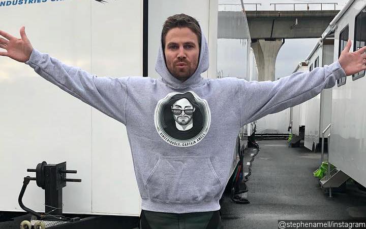 Stephen Amell Buck Naked by the Pool in New Instagram Photo