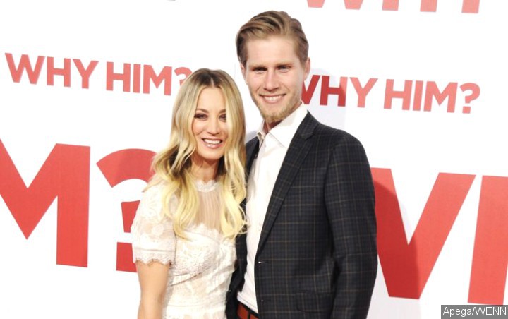 Karl Cook Helps Wife Kaley Cuoco Style Her Hair After Shoulder Surgery