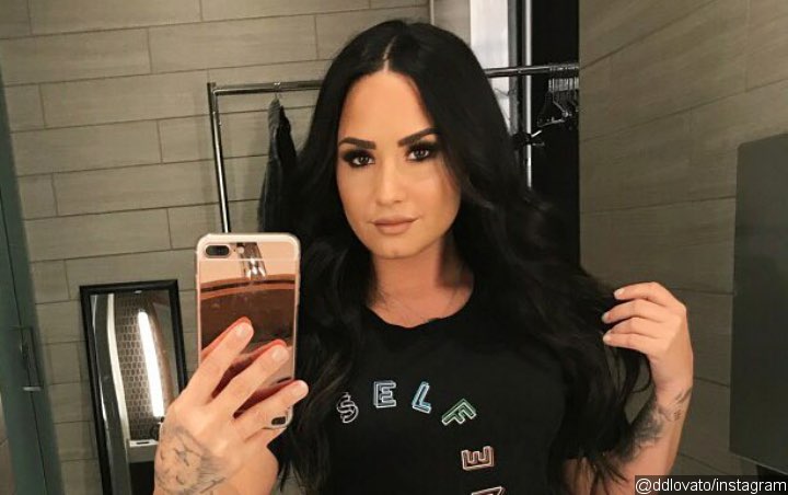 Demi Lovato Looks Unrecognizable As She Goes Blonde