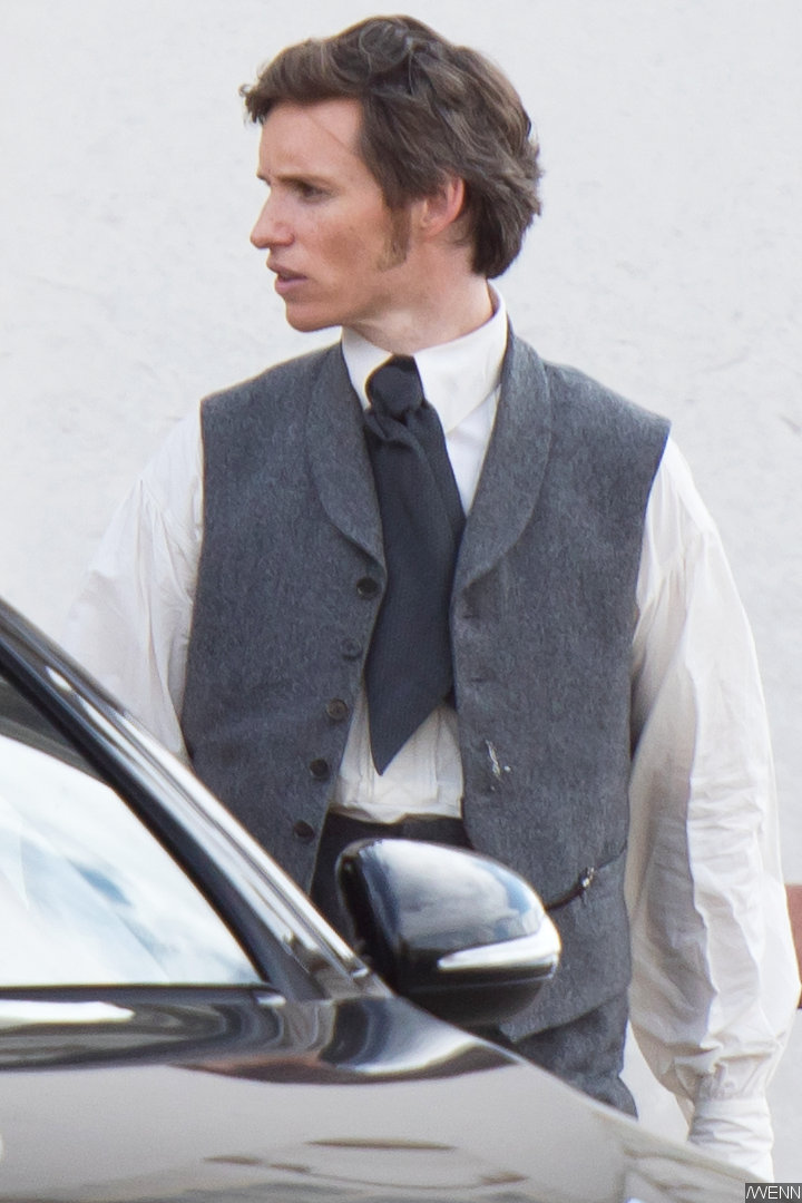 Eddie Redmayne on the set of 
