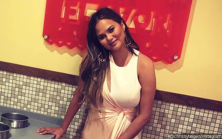 Chrissy Teigen Looks Unrecognizable in Hilarious Double Chin Selfie