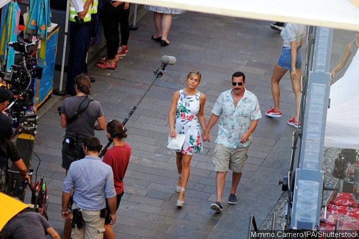 Jennifer Aniston and Adam Sandler on 