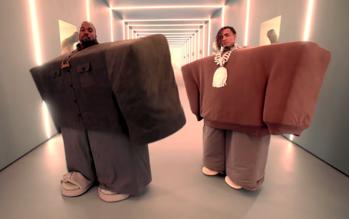 Kanye West And Lil Pump Channel Roblox Characters In Meme Worthy I Love It Music Video - roblox kanye west lil pump i love it