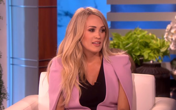  Carrie Underwood Amazed She Only Chipped Tooth in Freak Accident