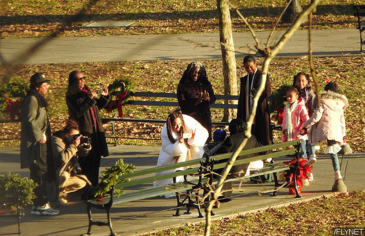 Beyonce and Jay-Z Show Christmas Gift for His Grandmother at the Park