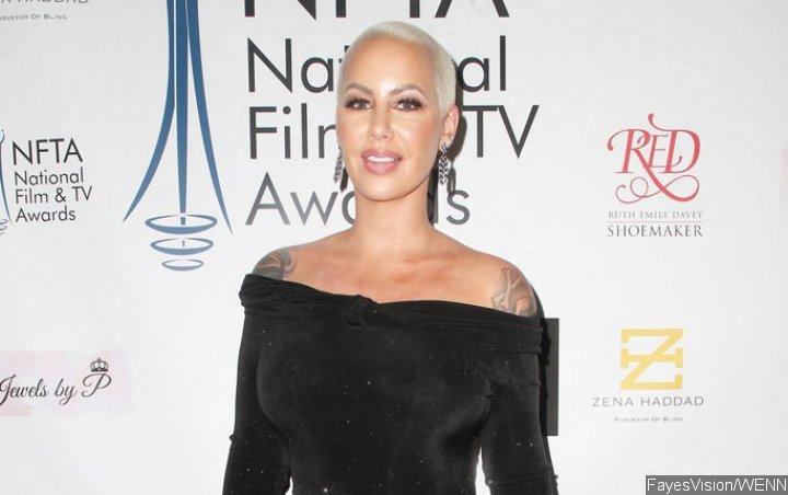 AMBER ROSE