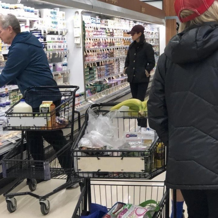 Hyun Bin and Son Ye Jin Grocery Shopping Together in the U.S.