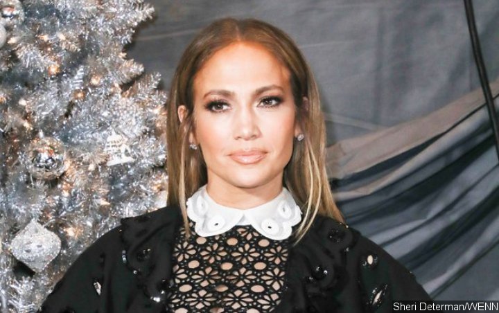 and Jennifer feeding lopez breast and Jennifer feeding lopez breast