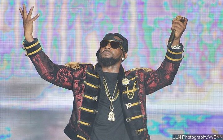 R. Kelly Has Surrendered to Chicago Police in Felony Sexual Abuse Case