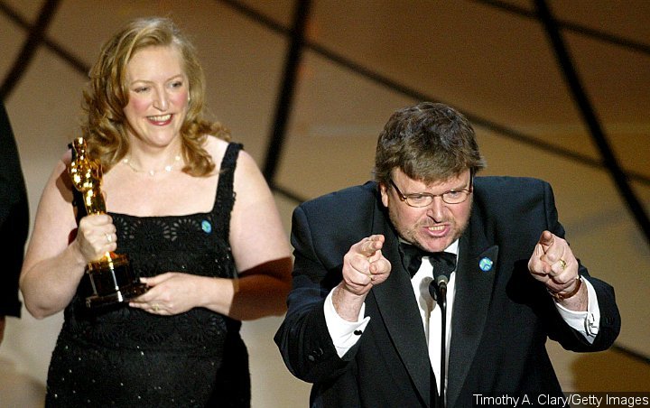 Michael Moore Gets Political at 2003 Academy Awards