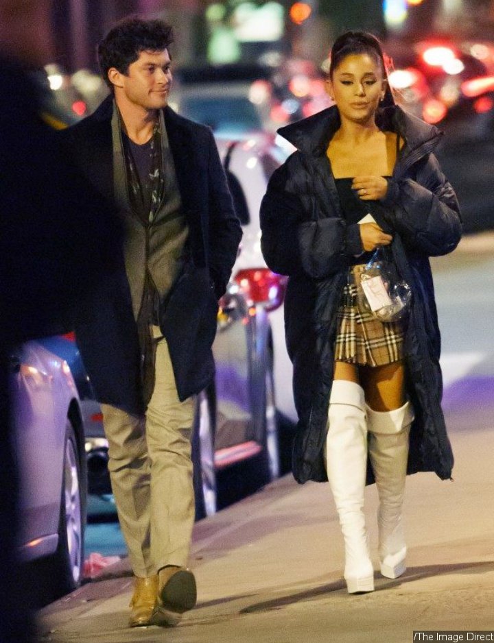 Ariana Grande Caught on Dinner Date With Ex Graham Phillips Following ...