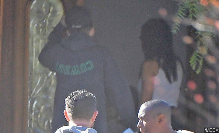 Kourtney's paparazzi photo.