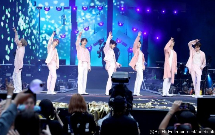 Bts Stage At Wembley Concert Flooded With Tears As Fans Surprise With Young Forever Tribute Bts Stage At Wembley Concert Flooded With Tears As Fans Surprise With Young Forever Tribute