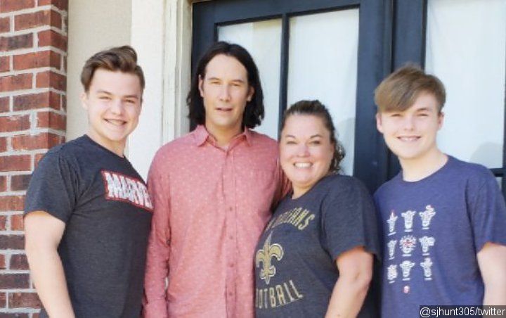 Keanu Reeves Surprises Fans With Sweet Message on a Yard Sign