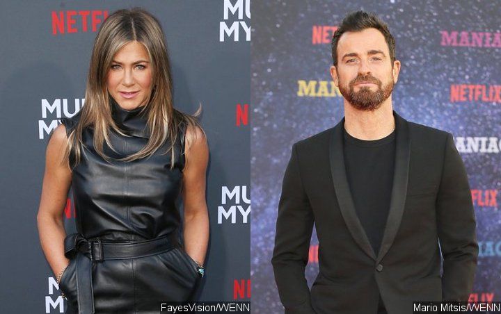 Jennifer Aniston and Justin Theroux Hold Hands at Funeral Service for Their Dog Dolly
