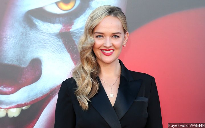 Jess Weixler Supports Working Mothers With Breast-Pumping Photo