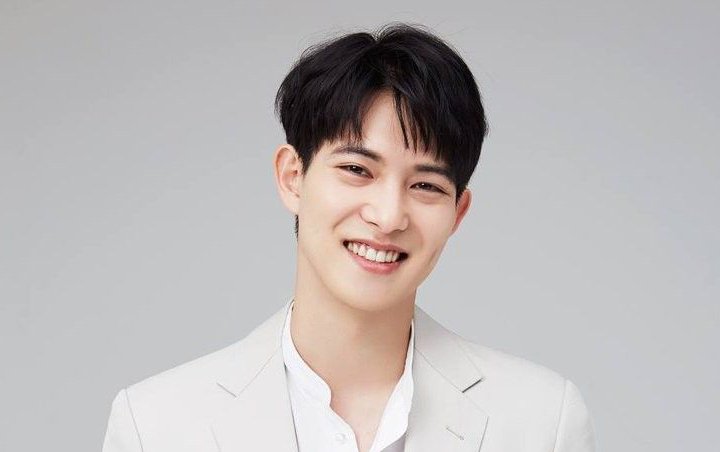 Lee Jong Hyun Drops Out of CNBLUE Amid Chat Room Scandal