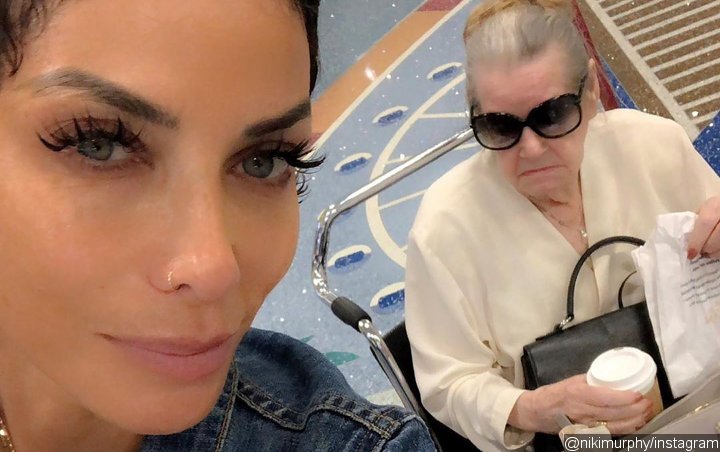 Nicole Murphy Mourns Death of Her Mother in Emotional Posts