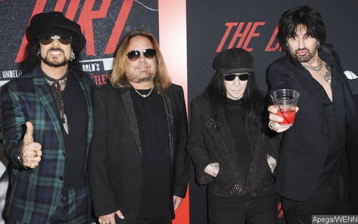 Motley Crue Confirm Reunion by Destroying Cessation of Touring Contract