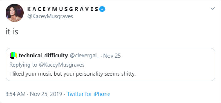 Kacey Musgraves reacted to tweet on Twitter.