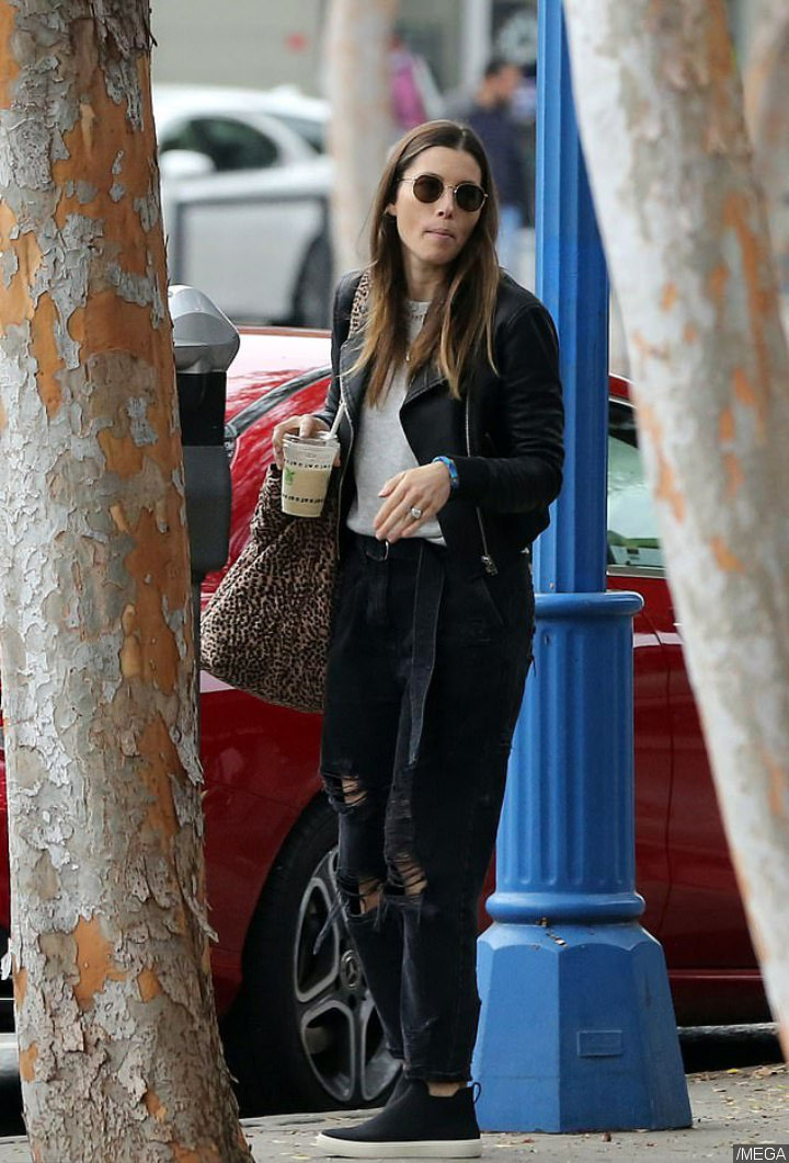 Jessica Biel Still Has Her Wedding Ring On After Justin Timberlake's Boozy Night Out With Alisha Wainwright
