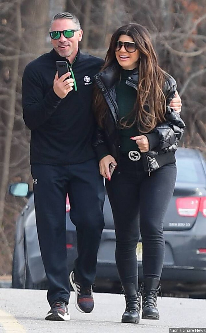Teresa Giudice Snuggling Up to Ex Anthony Delorenzo After Joe Split