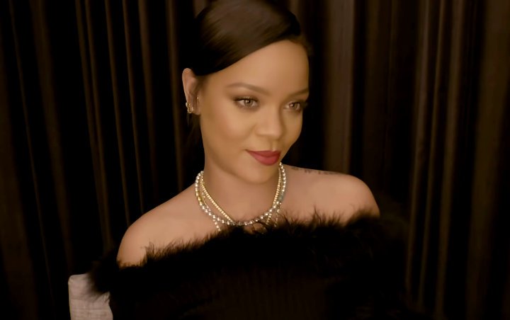 Rihanna Blushed as She Makes Sexual Innuendos in Makeup Tutorial Videos